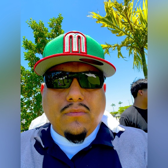 Meet your Posher, Ramiro - Picture 2 of 2